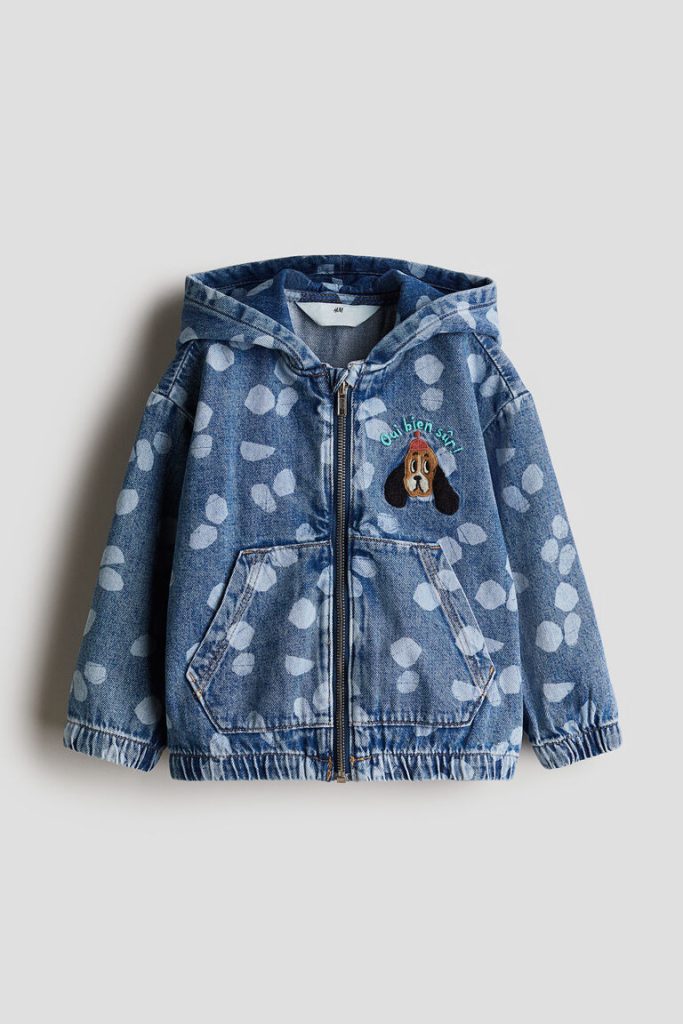 hoodie under denim jacket street fashion